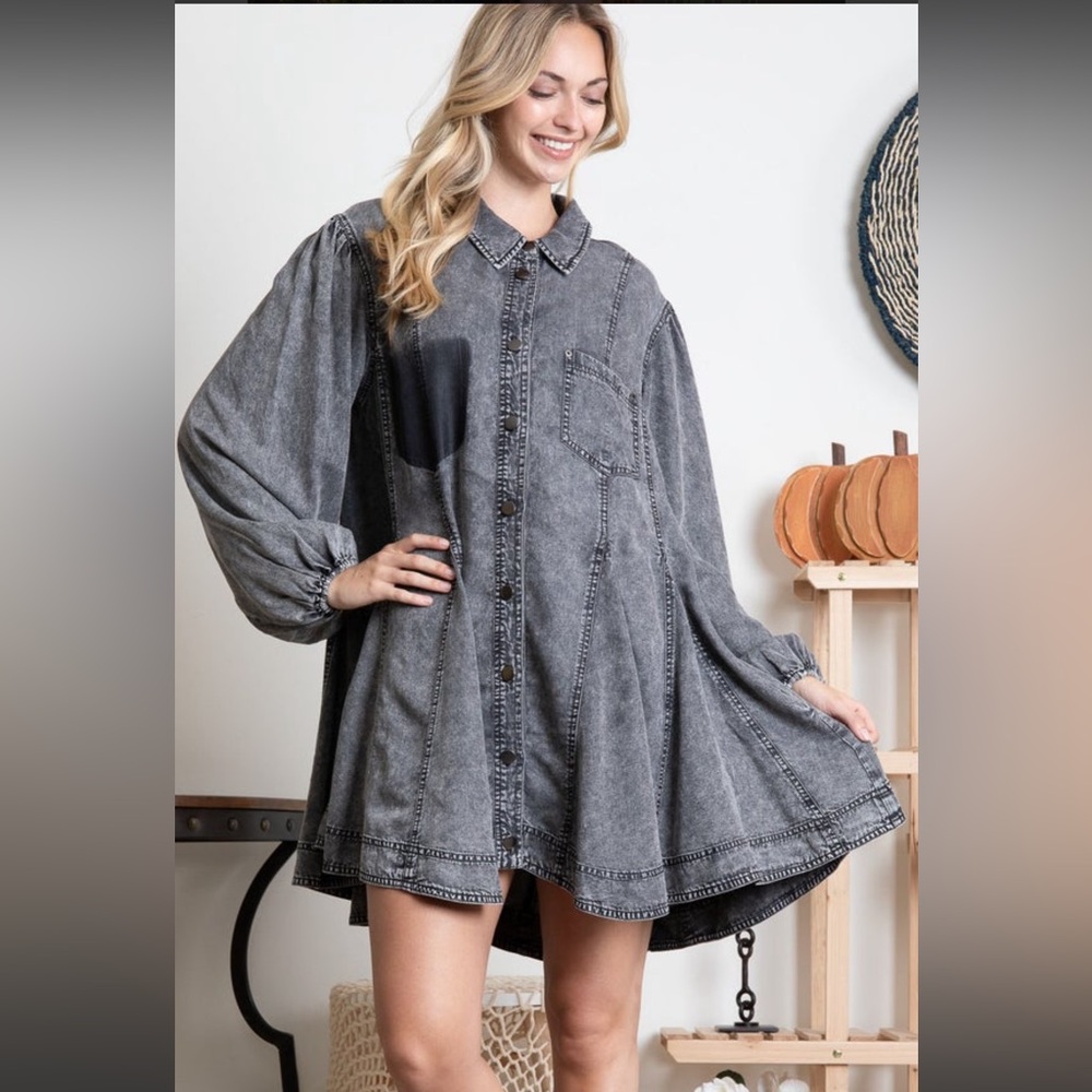 NWOT Bluevelvet Washed Charcoal Button-Front Swing Dress